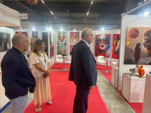 Lade das Bild in den Galerie-Viewer, Grand Prix Glamour - Wandbild auf Leinwand - Gemälde von Adam Laabs